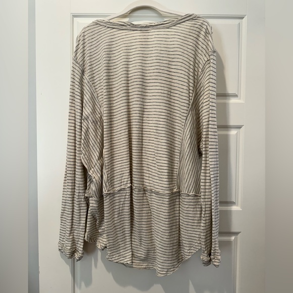 We the Free L Gray/White Striped Tunic - Picture 4 of 6
